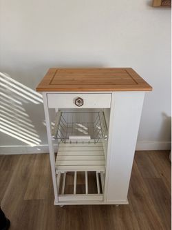 Rolling bar cart