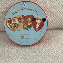 DECORATIVE VALENTINE’S DAY PLATES