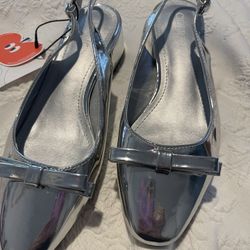 NWT Cider Size 8.5 Shiny Silver Sling Back With Block Heel