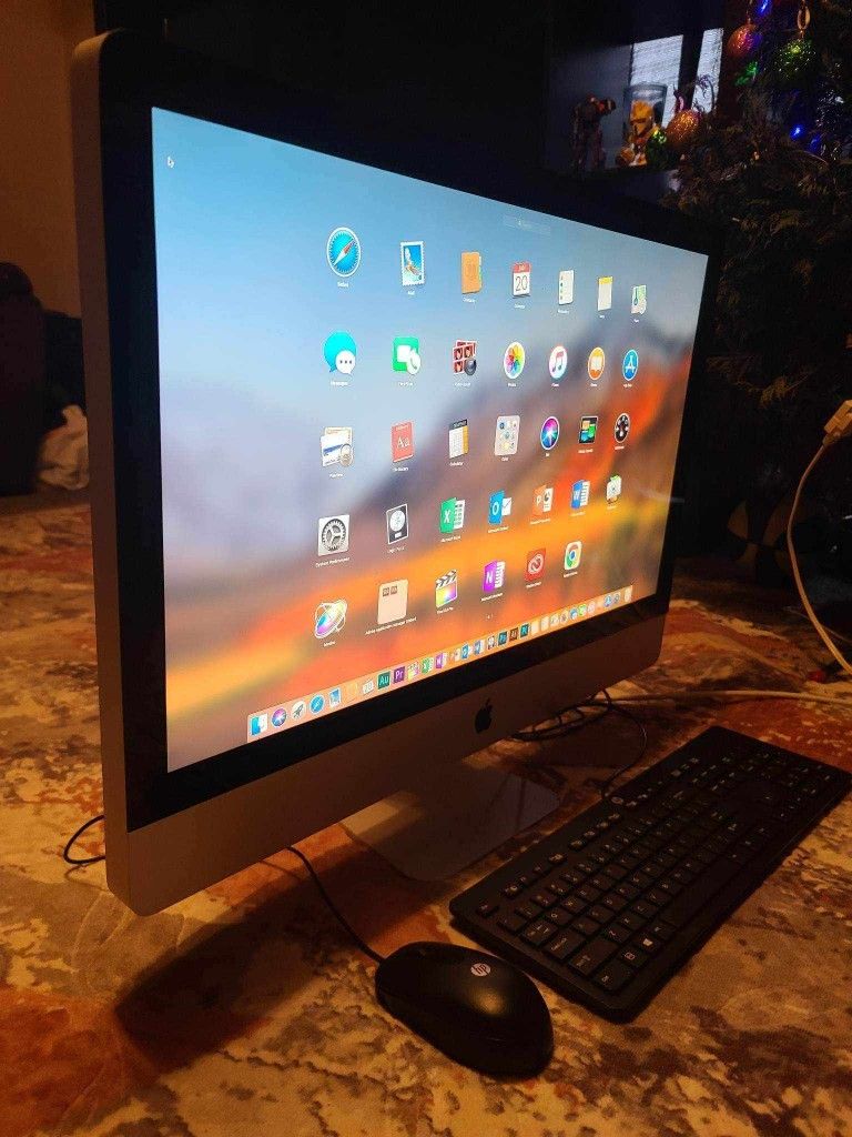 Computadora De Escritorio Apple Imac De 21.5 Pulgadas Procesador i3 Con Programas
