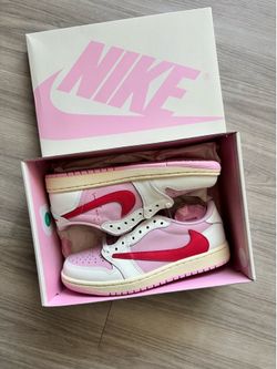 Size 8 women jordan 1 low