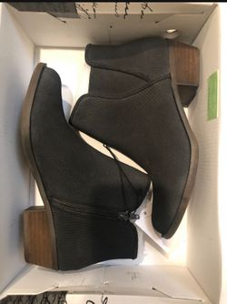 Kensie Ladies' Short Boots - Size 7 - NEW!! 