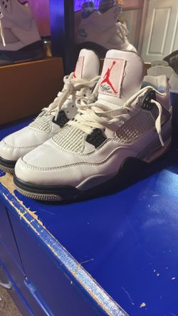 Jordan 4s