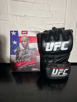 Might mouse UFC signed glove