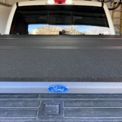 Tonneau Cover Ford OEM F150 Short Bed