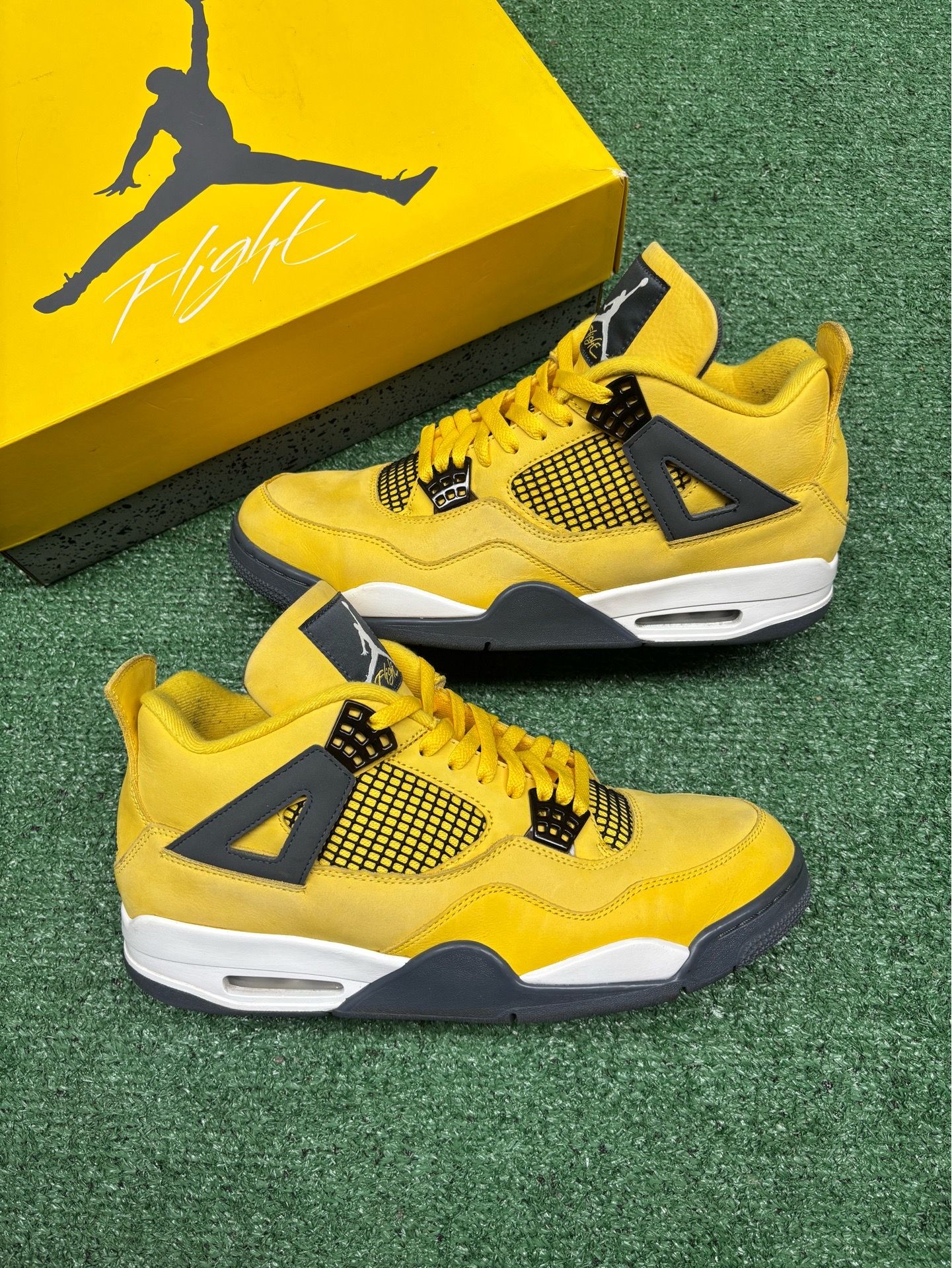 JORDAN 4 LIGHTINGS SIZE 12.5