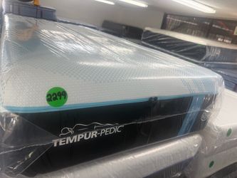 TWIN XL TEMPURPEDIC LUXEBREEZE (SOFT) MATTRESS & BOX SPRING BED SET