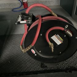CENTRAL PNEUMATIC RETRACTABLE HOSE REEL WITH HOSE