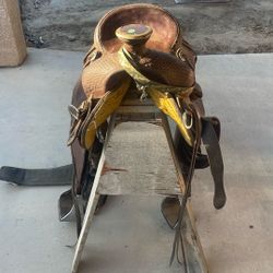 Roping Saddle For Sale 