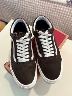 Vans pig suede men’s size 9 color brown preowned only $30!!!!
