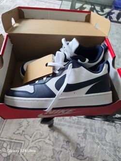 Nike Court Borough Low NB (GS) Size 6Y