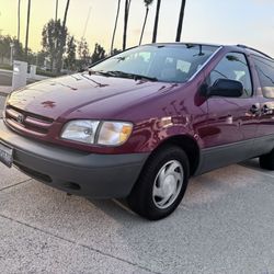 1998 Toyota Sienna