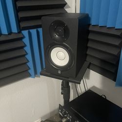 Yamaha Hs5 studio monitors