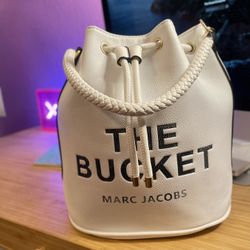 Marc Jacobs The Bucket Bag (white)
