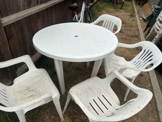 Mesa con 4 sillas