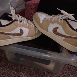 Tan And White Nikes 7y