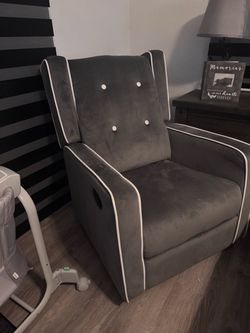 Nursery recliner