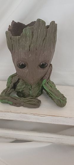 PLASTIC GROOT FIGURE APPROX 3IN