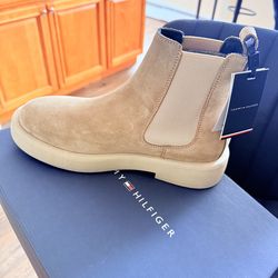 Tommy Hilfiger chelsea boots Size 7.5