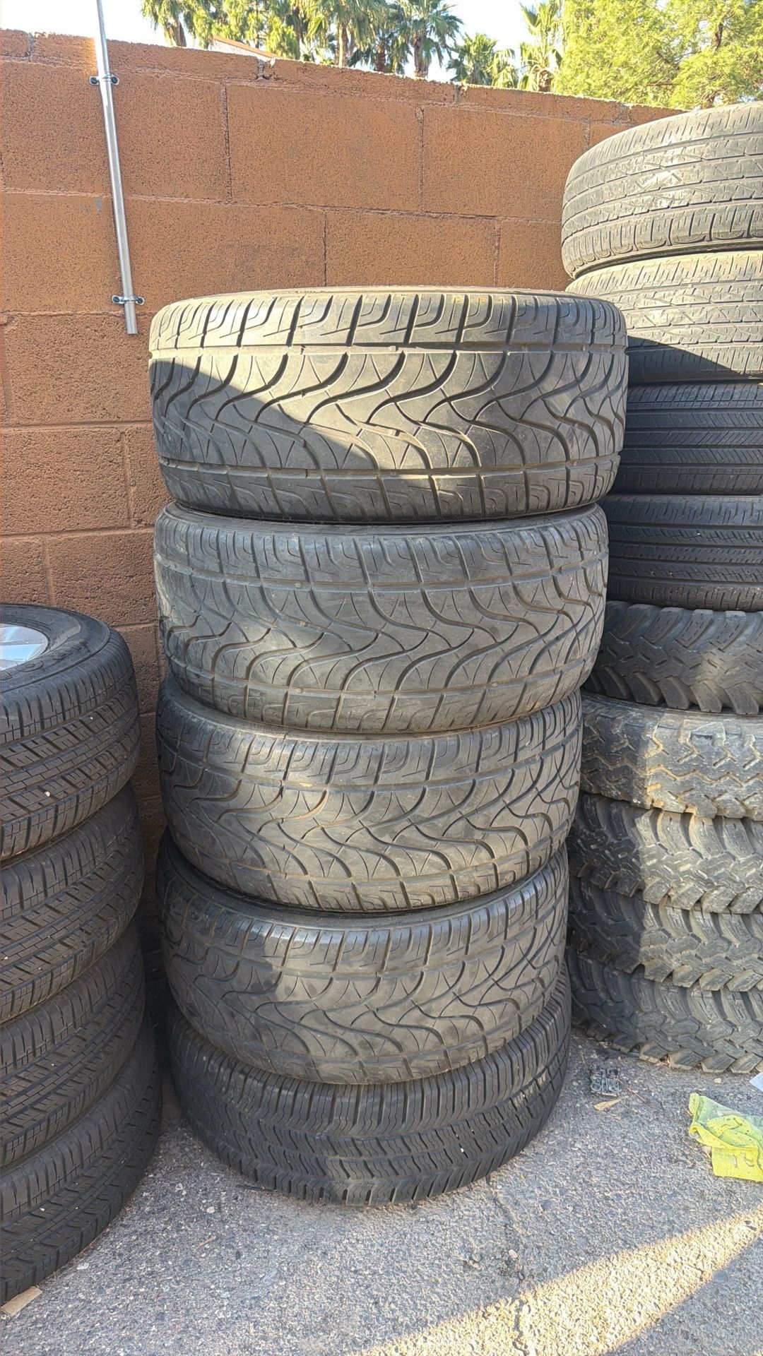 305-40-22 FULLRUN USED TIRES!!