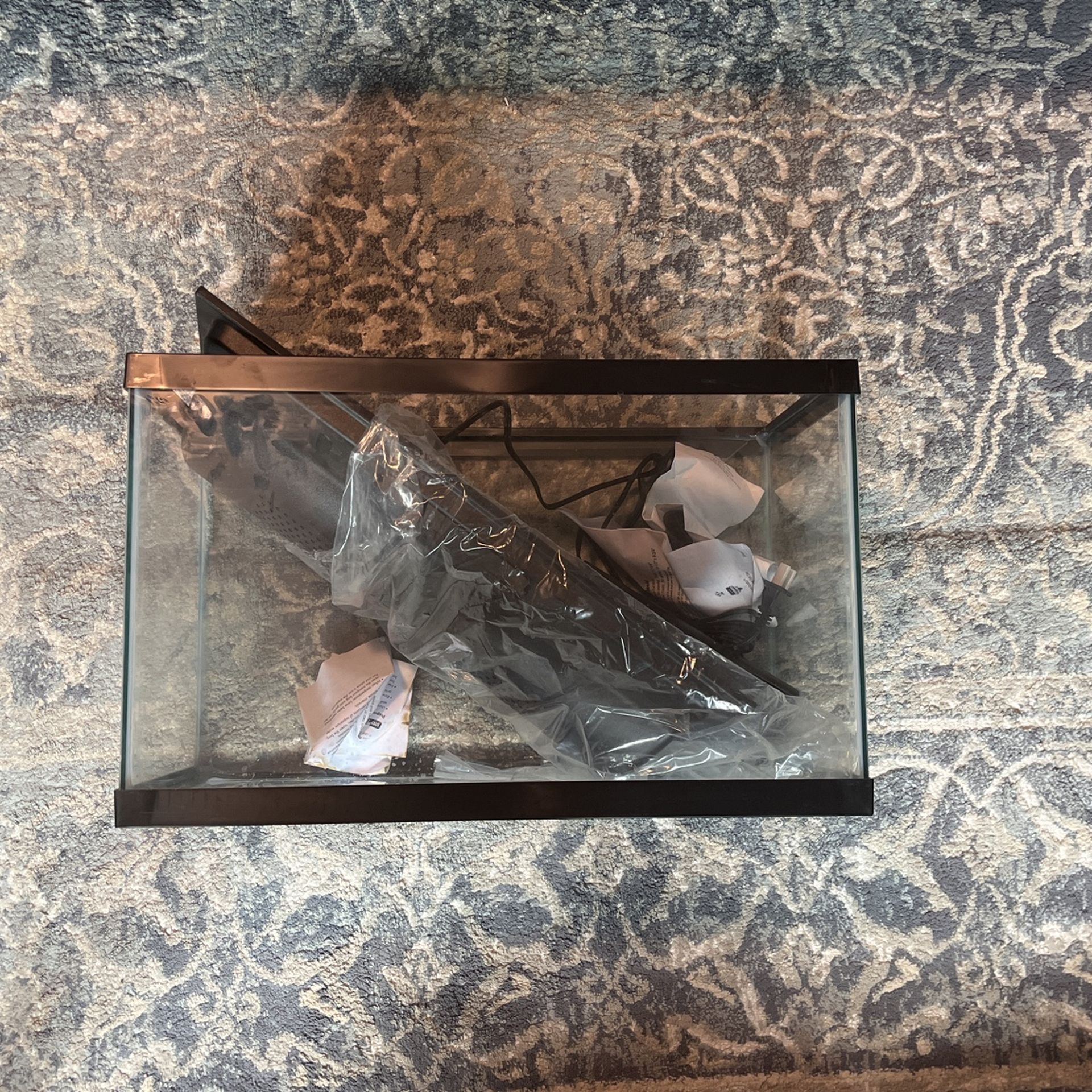10 Gallon Aquarium Kit Never Used