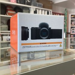Sony ZV-E10 Kit w/ 16-50mm 