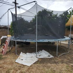 18 Foot Trampoline 
