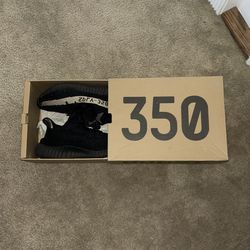 YEEZY BOOST 350 V2
