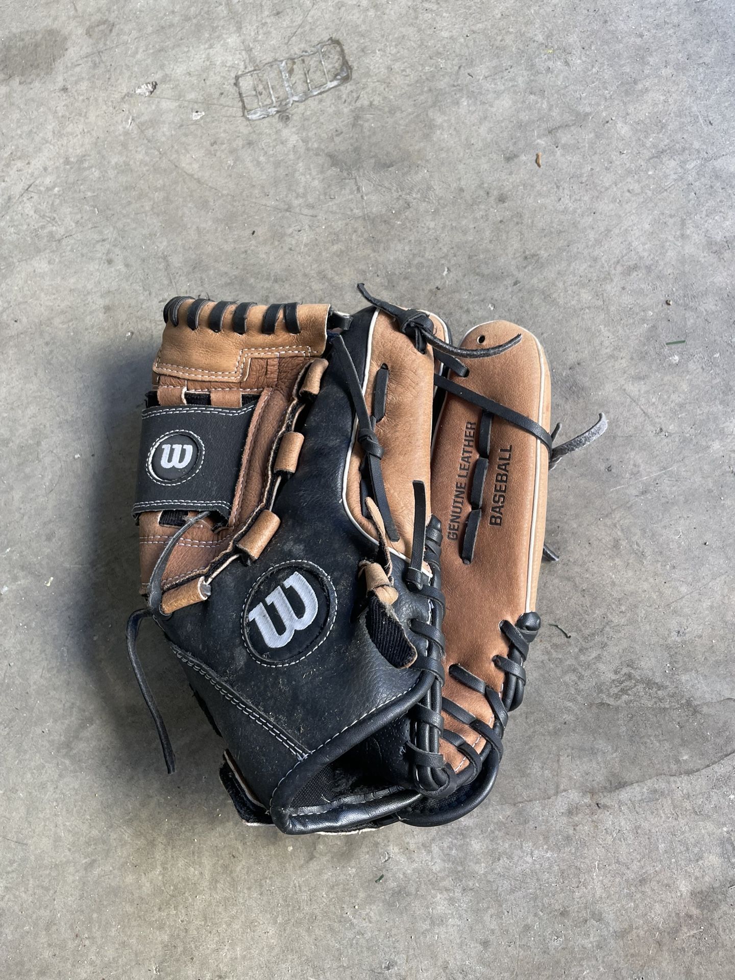 Wilson A350 Baseball Glove