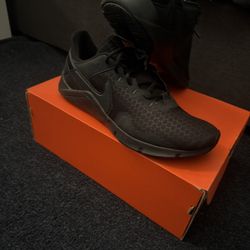 Nike Legend Essential 2