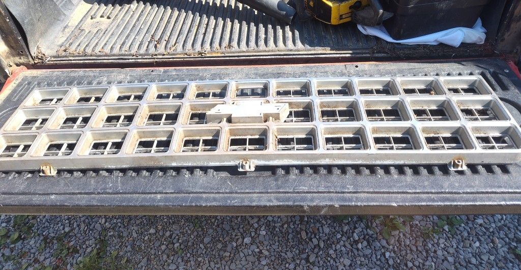 Grille Assembly For A 77, 79 C/K Pickup, Blazer And Suburban
