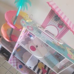 Doll House 
