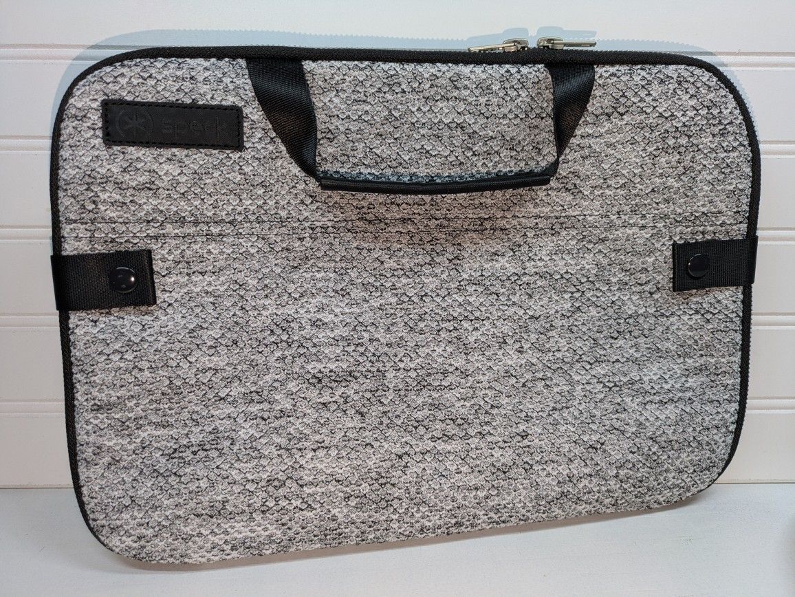 Speck Black And White Laptop Sleeve Holder