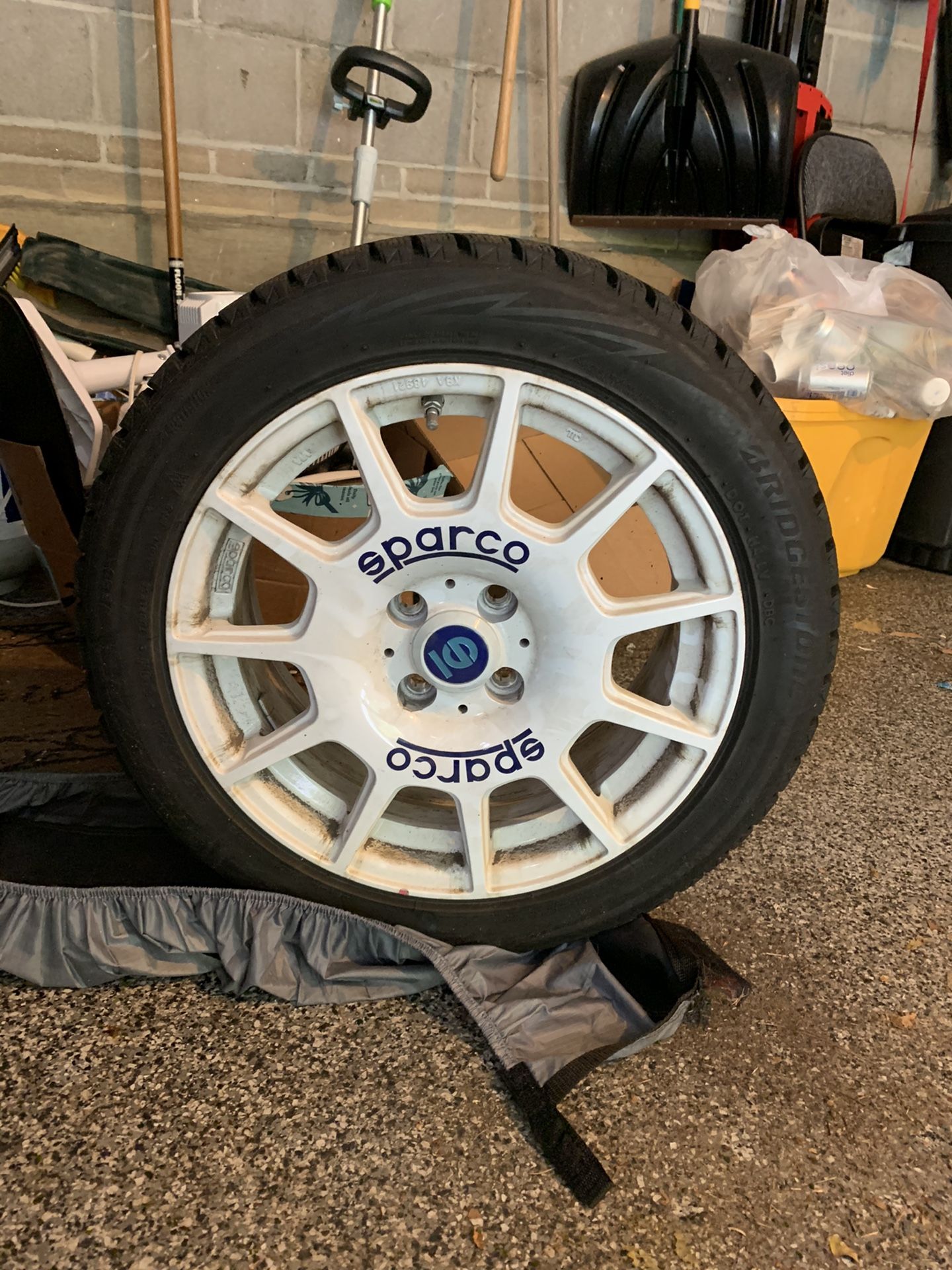 195/50R-16 Bridgestone Blizzak WS80 SL with Sparco Terra White Rims & Tire pressure Sensors