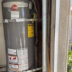 RHEEM 40gal Gas Waterheater Only 6 Months Old
