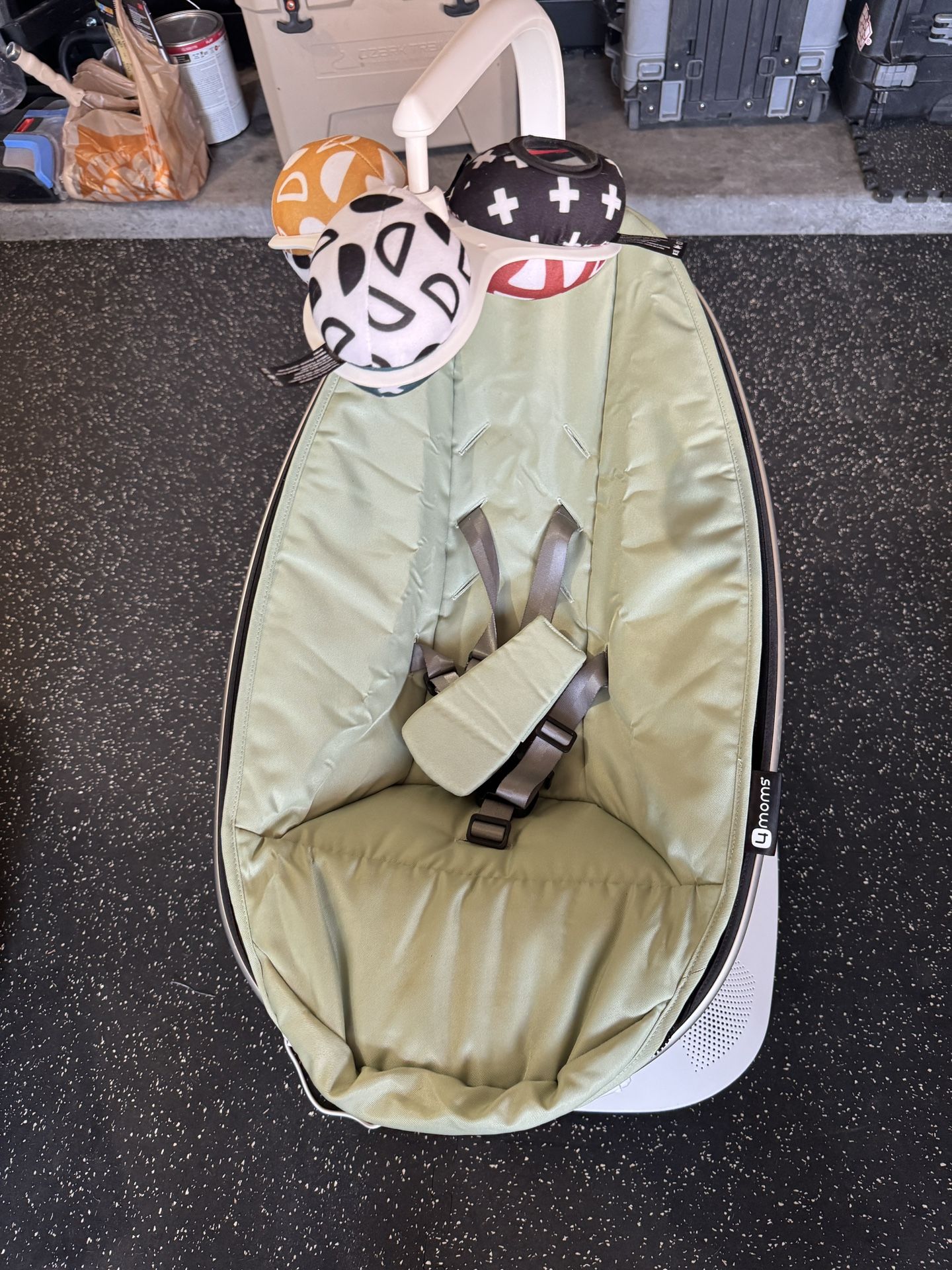 4moms mamaRoo Multi-Motion Baby Swing Smart Connectivity