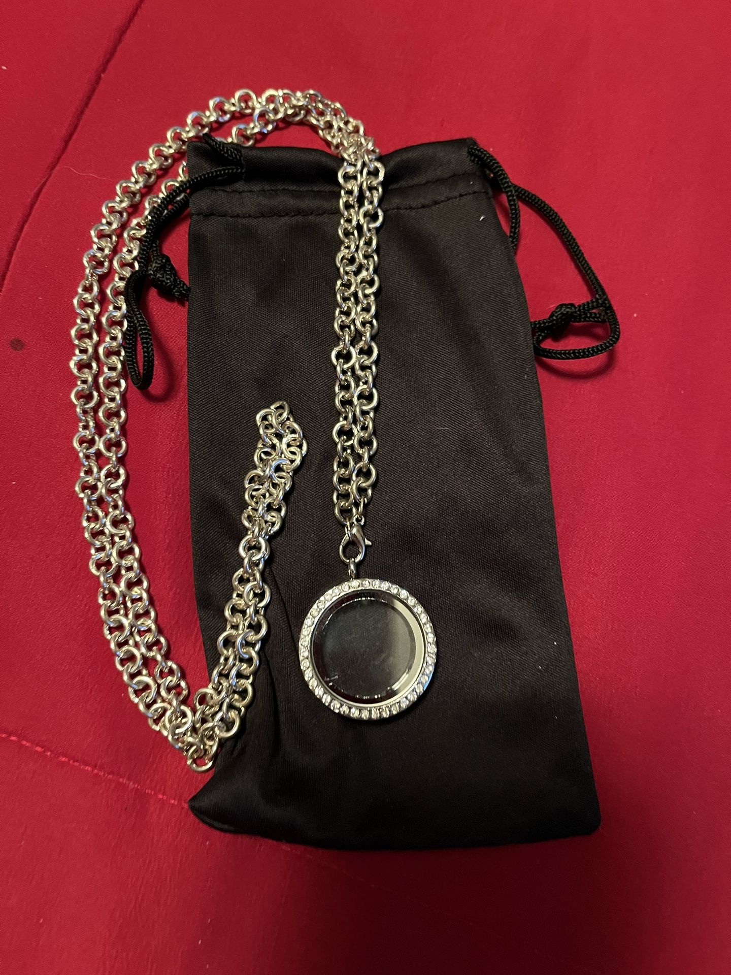 Locket necklace