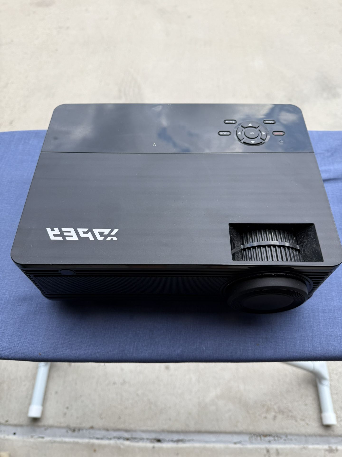 Yaber Projector