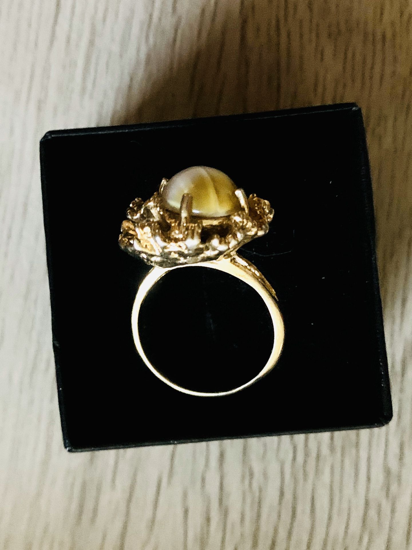 Vintage : 18K Solid Gold w With Tigers Eye- Heavy Cluster of Solid Gold - 100% Vintage and in PERFECT condition (huge sale) (worth$500 at least)
