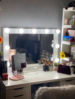 Vanity mirror