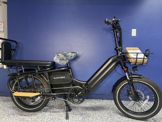 Cargo Electric Bike With Front Basket And Underneath Storage ,Has A 48v 20.0 Ah 28mph, 70 Mile Range,
