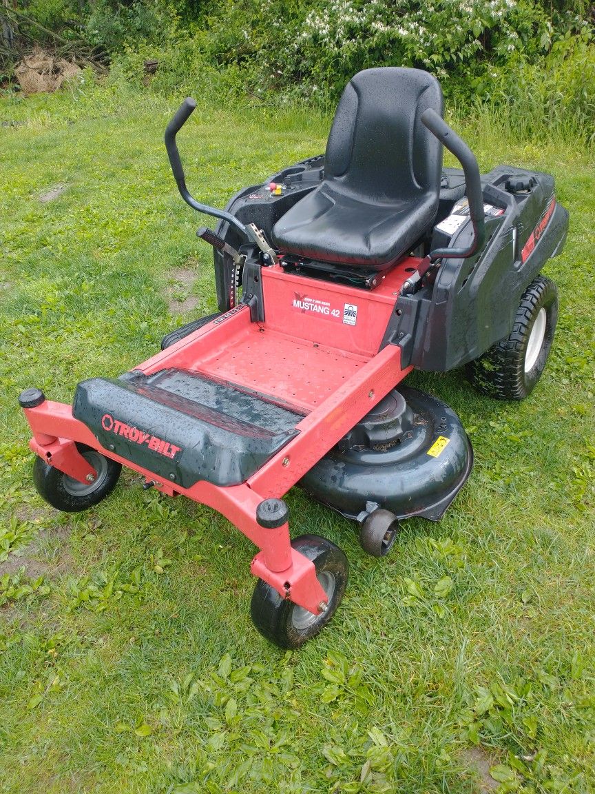 Troy bilt 42 mustang best sale zero turn