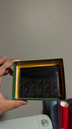 black wallet