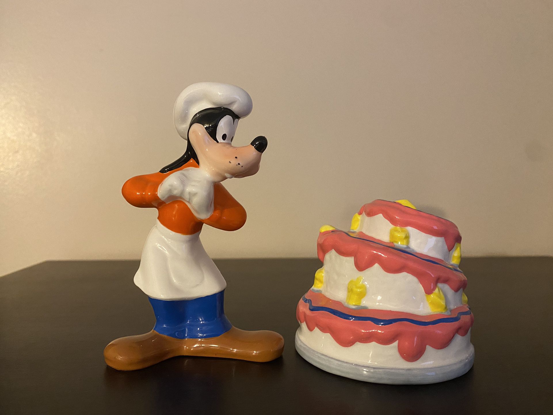 Disney Goofy Salt and Pepper Shaker