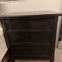 Bassett 3 Drawer Nightstands