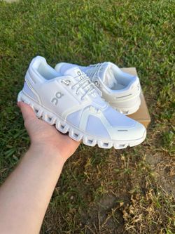 White On Cloud 6 (Size 8.5, 12)
