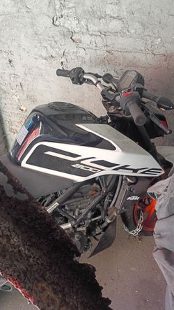 KTM DUKE 200