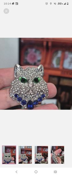 Limited edition cat brooch new