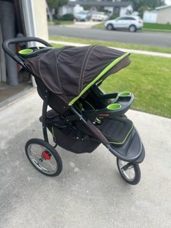 Graco Jogger Stroller with Detachable Car Seat and 2 Bases Included