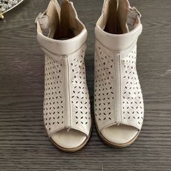 Girl summer shoes size 11 